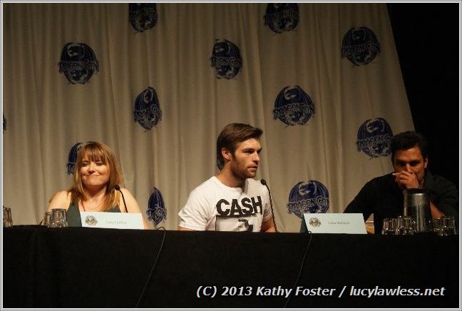 gal/Saturday/Spartacus_Panel/Photos_by_Kathy_Foster/ll-spartacusdcon-003.jpg