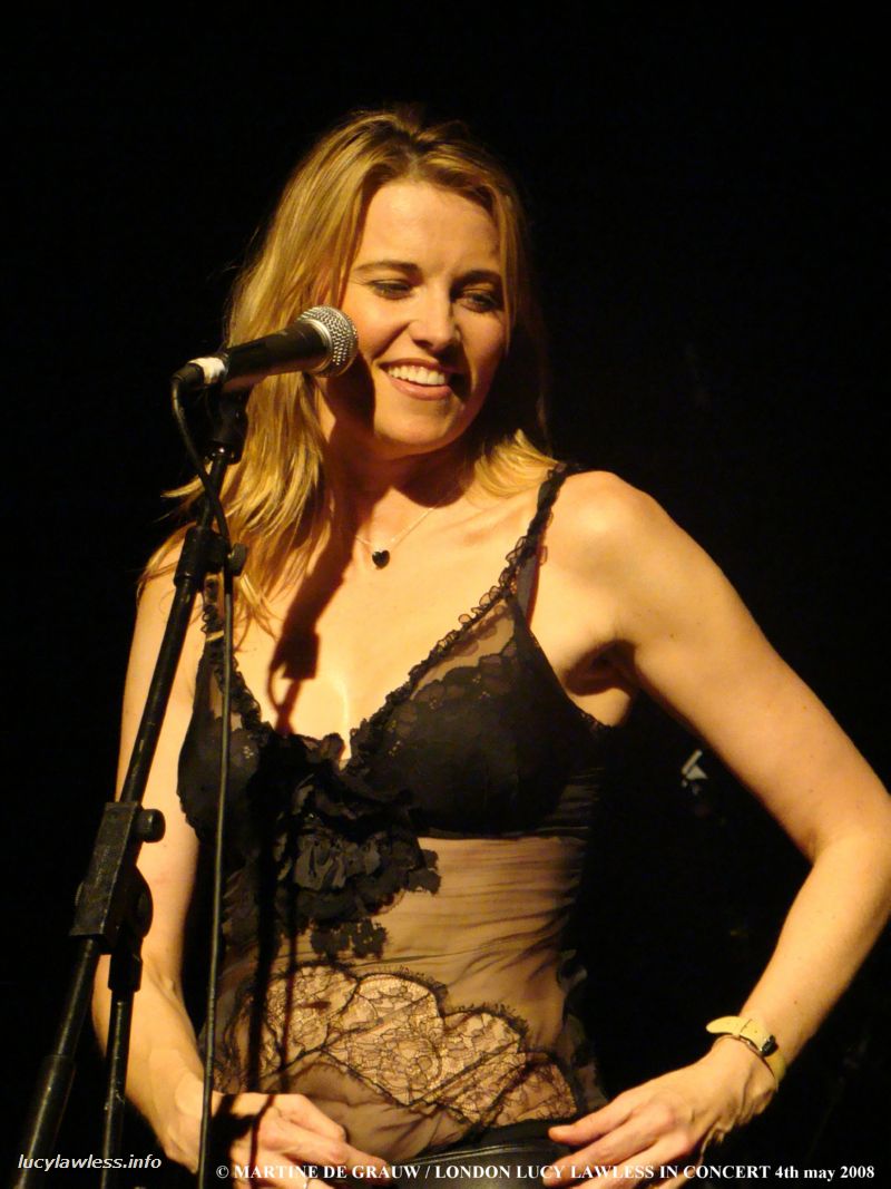 gal/Concert_04May08/Photos_By_Martine/mdg-ll-london040508-152.jpg
